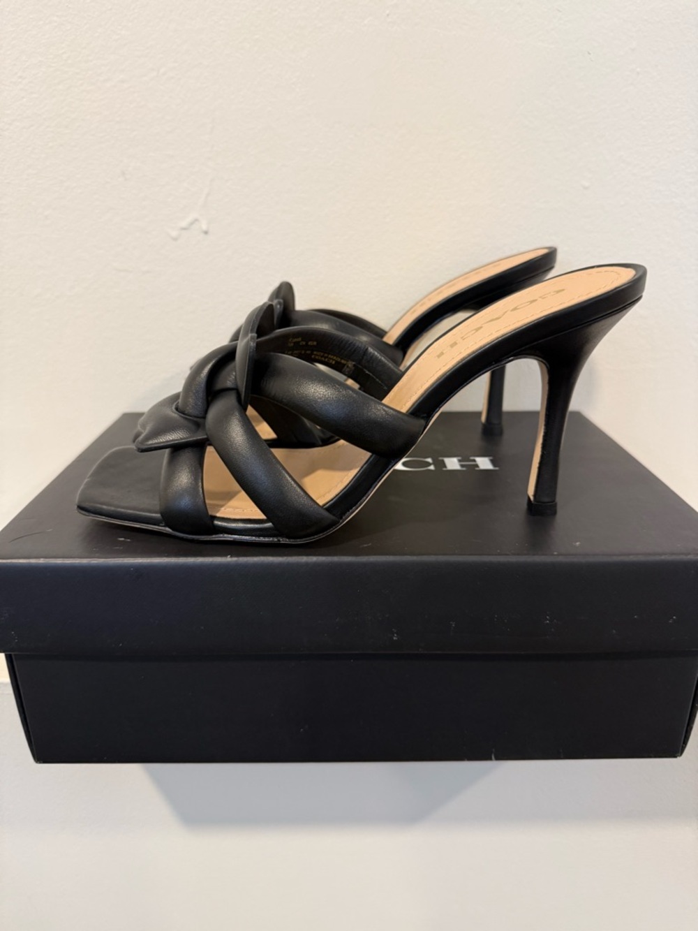 NIB Coach Kellie Sandals - Picture 2 of 9